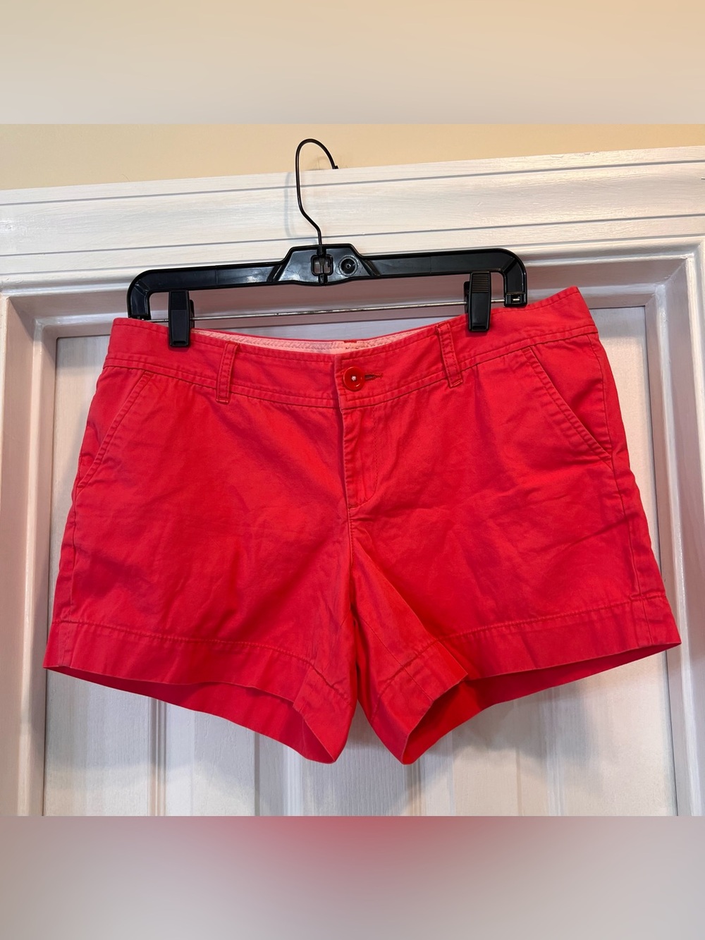 Lilly Pulitzer Callahan Shorts Size 10
Coral Pink 100% Cotton